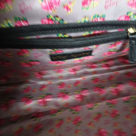 Betsey Johnson Panda Face Weekender Bag Black White Quilted Heart Travel Tote - Picture 8 of 16